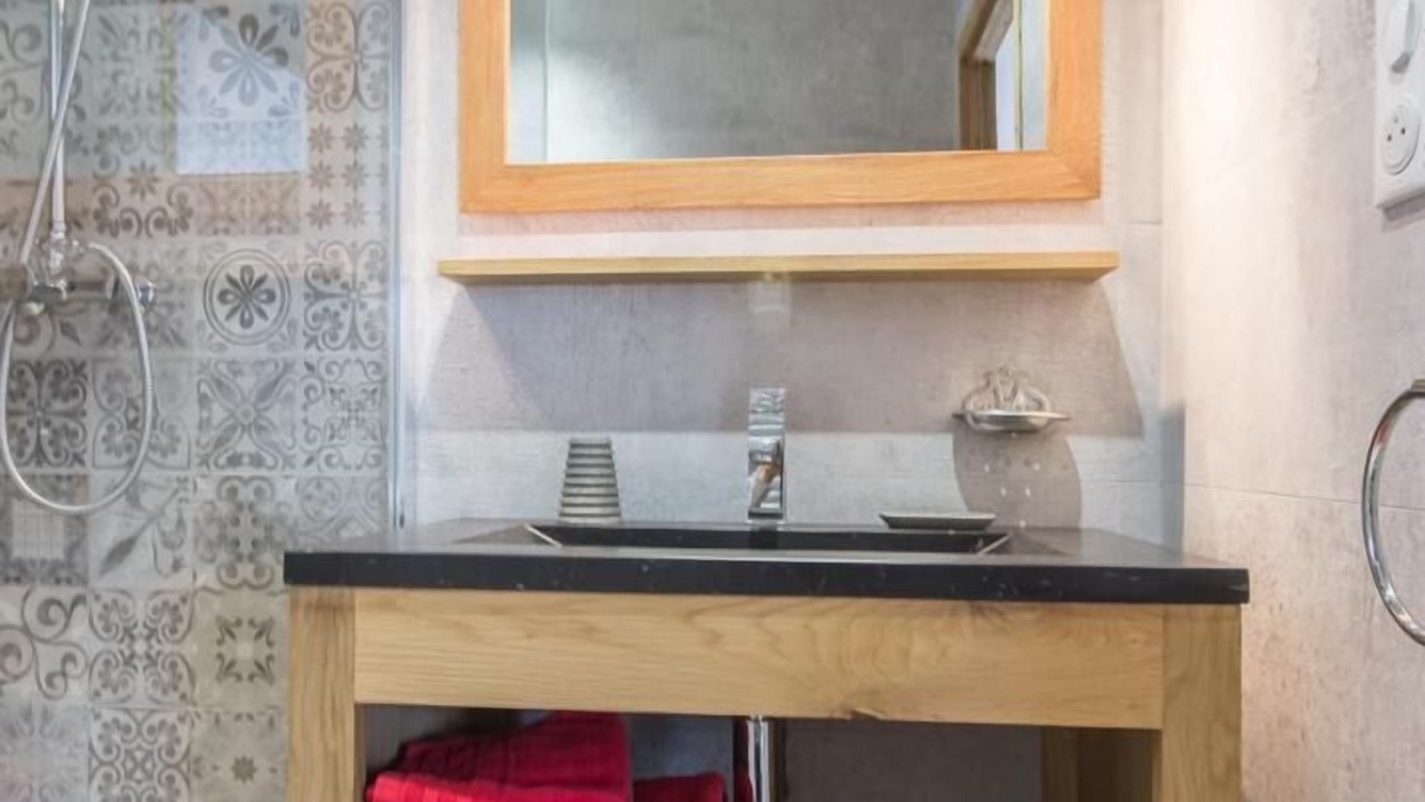 Photo of Bathroom in Epersy