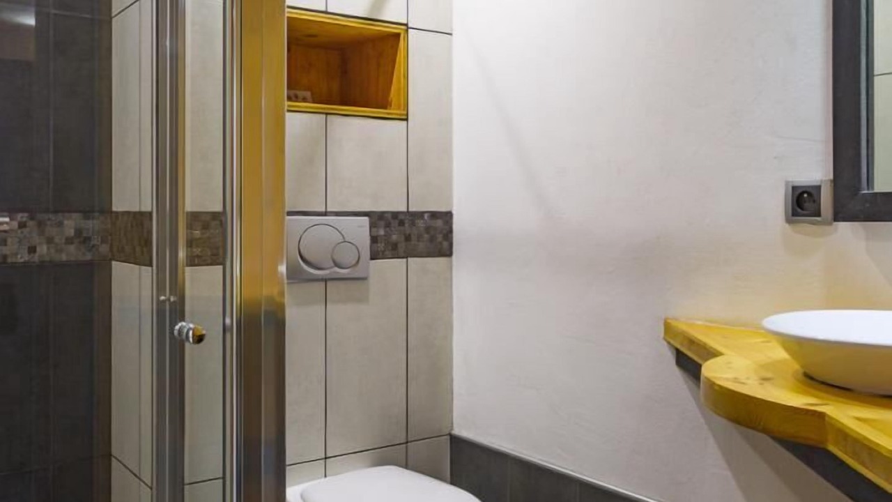 Photo of Bathroom in Queige