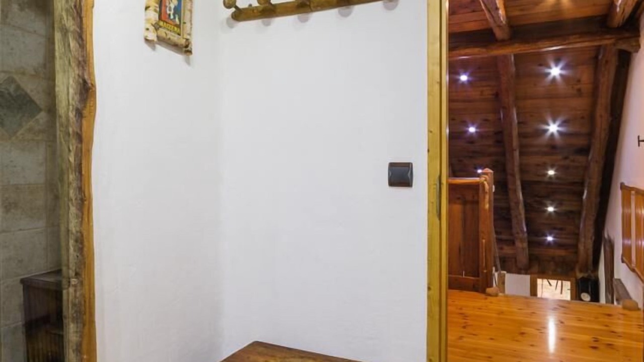 Photo of Others in Queige