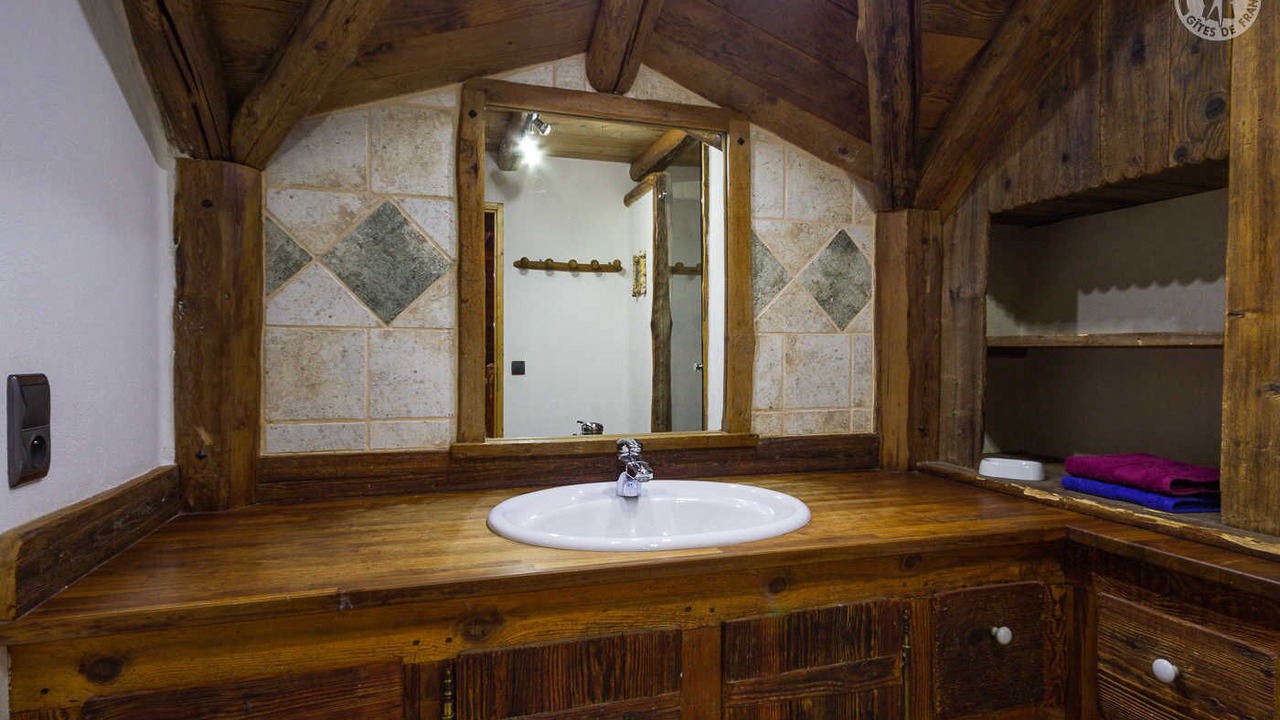 Photo of Bathroom in Queige