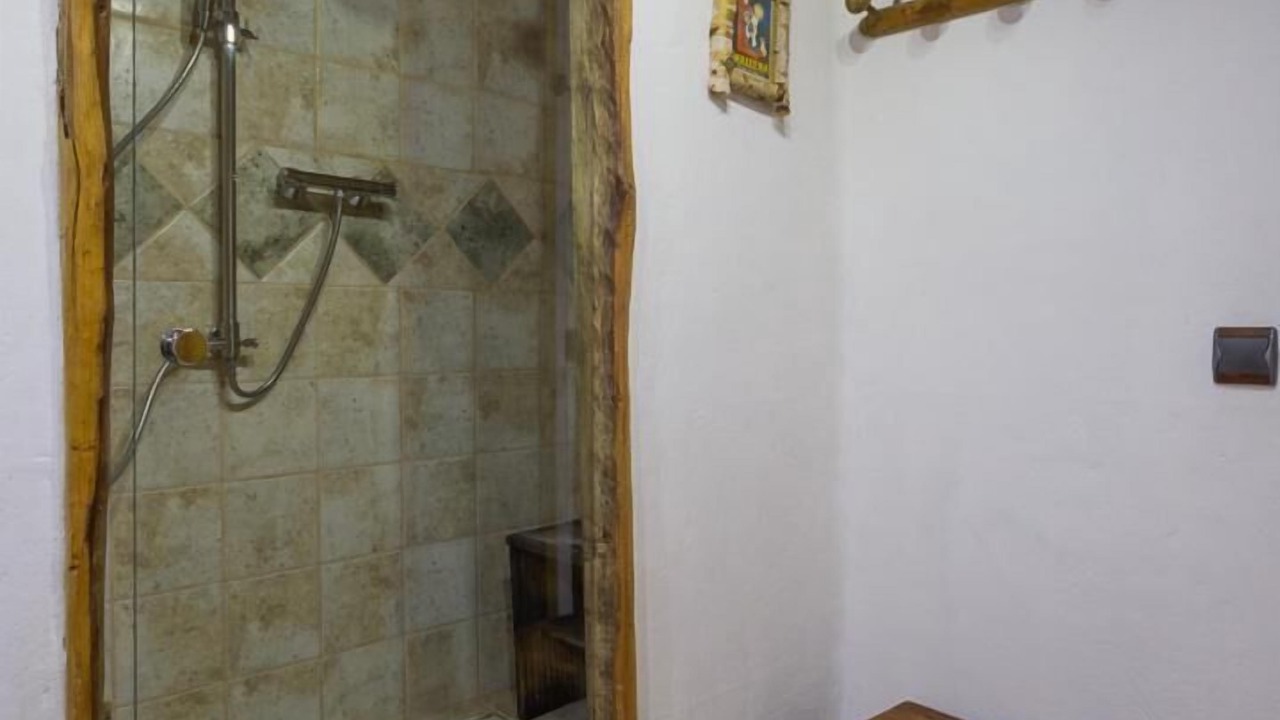 Photo of Bathroom in Queige
