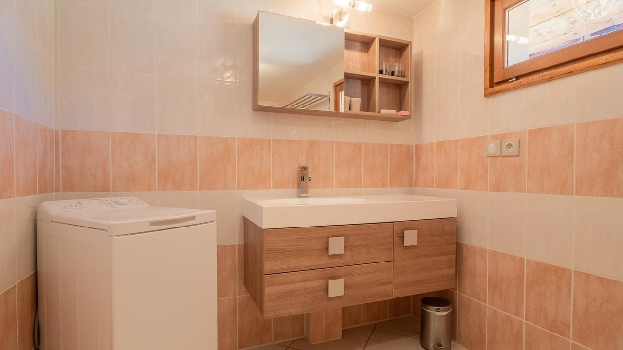 Photo of Bathroom in Queige