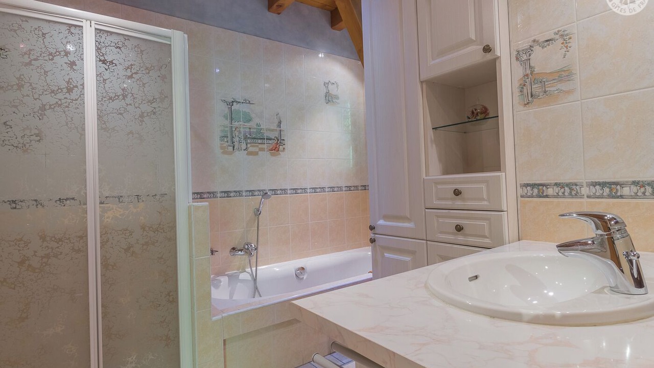 Photo of Bathroom in Queige