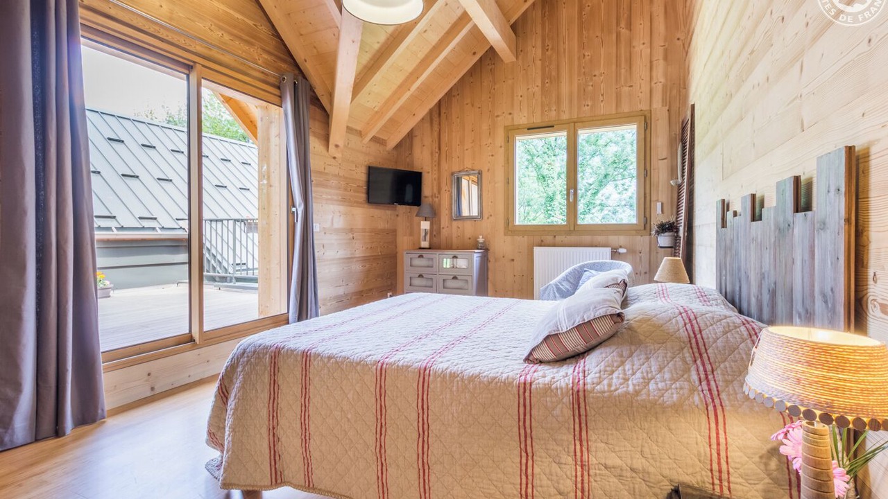 Photo of Bedroom in Saint-Alban-des-Hurtieres