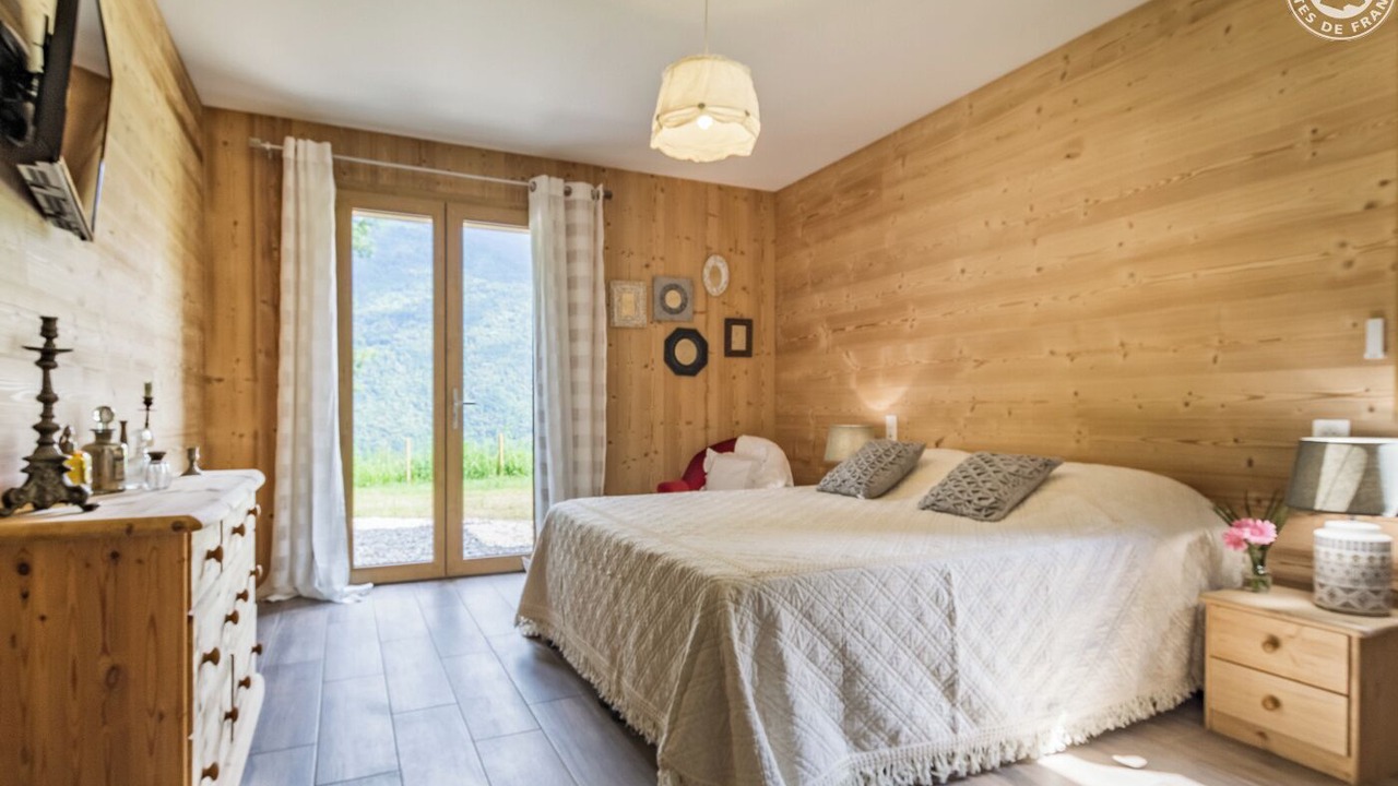 Photo of Bedroom in Saint-Alban-des-Hurtieres