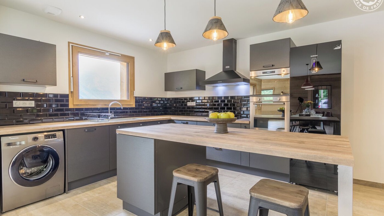 Photo of Kitchen in Saint-Alban-des-Hurtieres