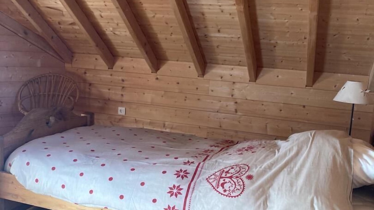 Photo of Bedroom in Albiez-le-Vieux