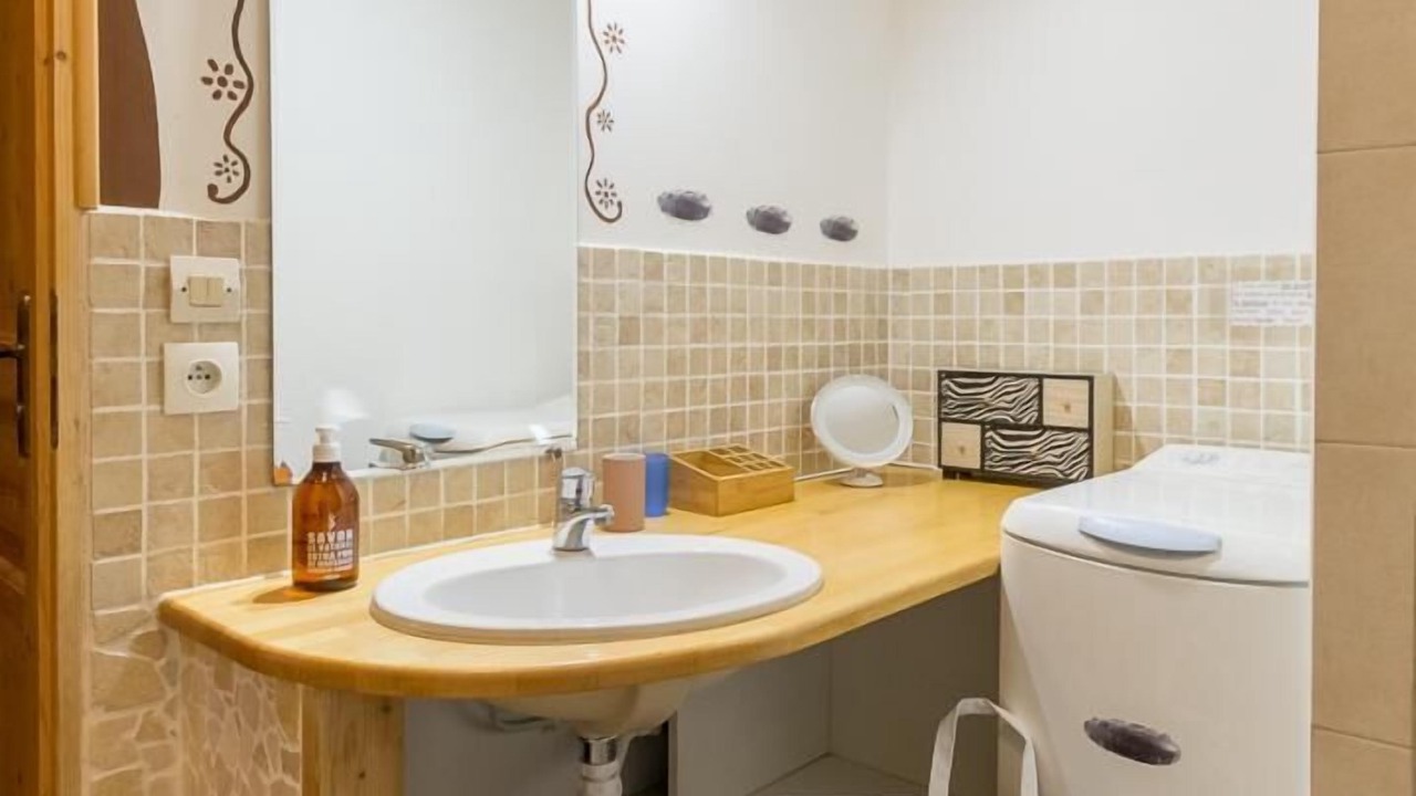 Photo of Bathroom in Gilly-sur-Isere