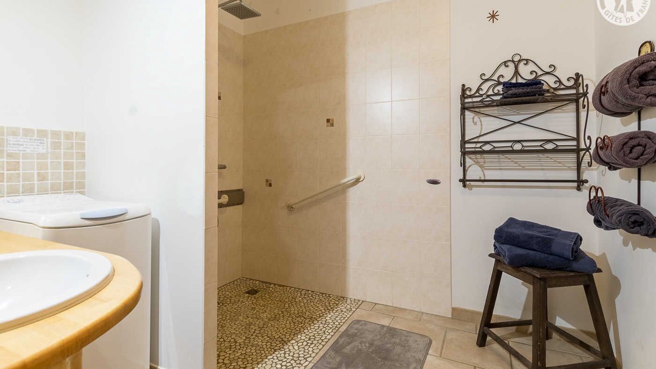 Photo of Bathroom in Gilly-sur-Isere