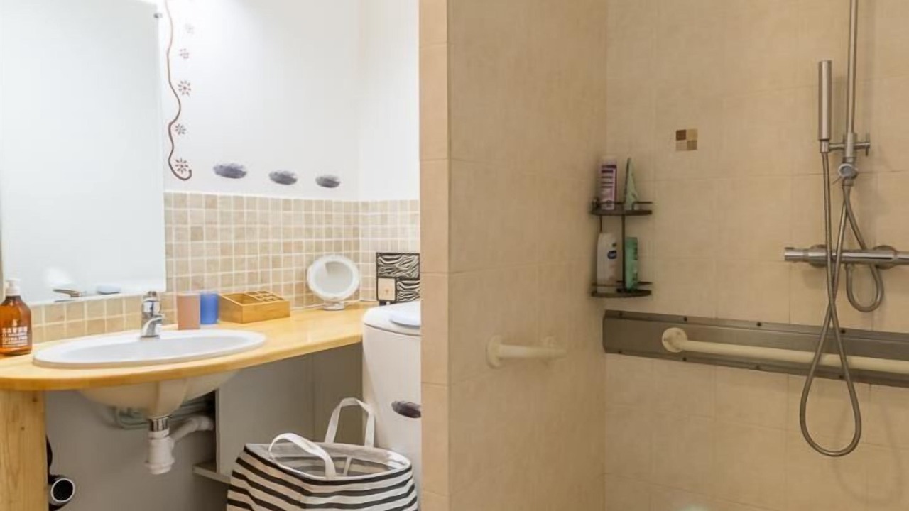 Photo of Bathroom in Gilly-sur-Isere