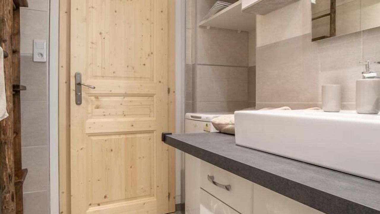 Photo of Bathroom in Outrechaise