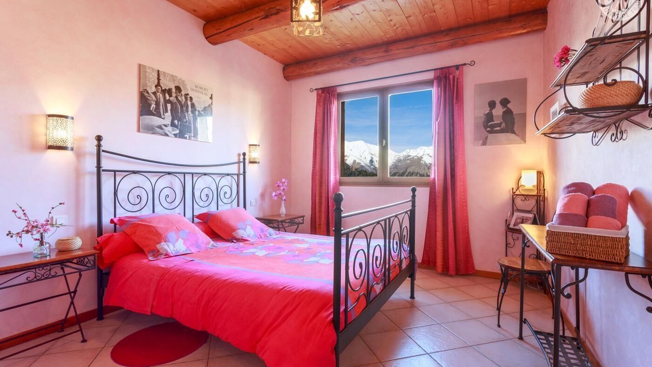 Photo of Bedroom in Albiez-Montrond