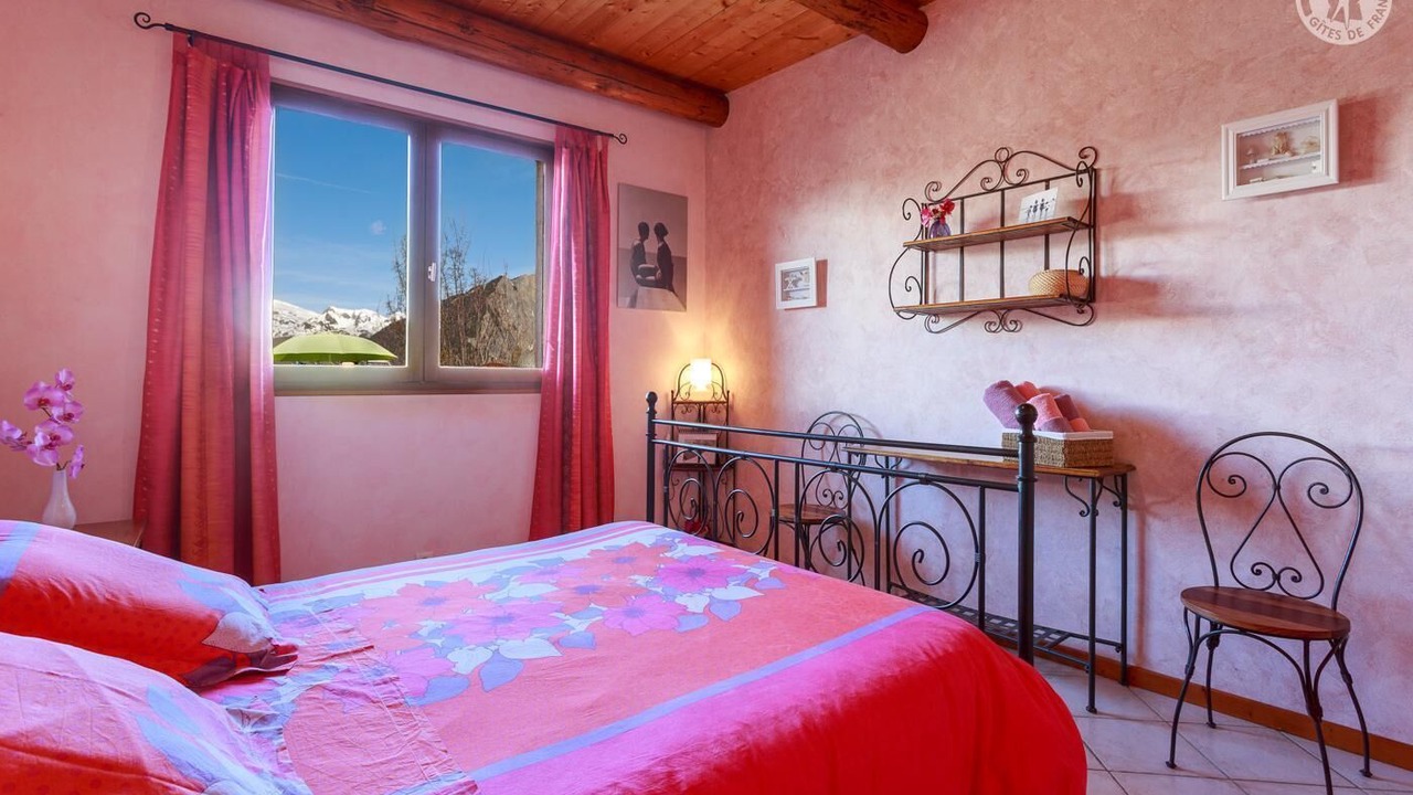 Photo of Bedroom in Albiez-Montrond