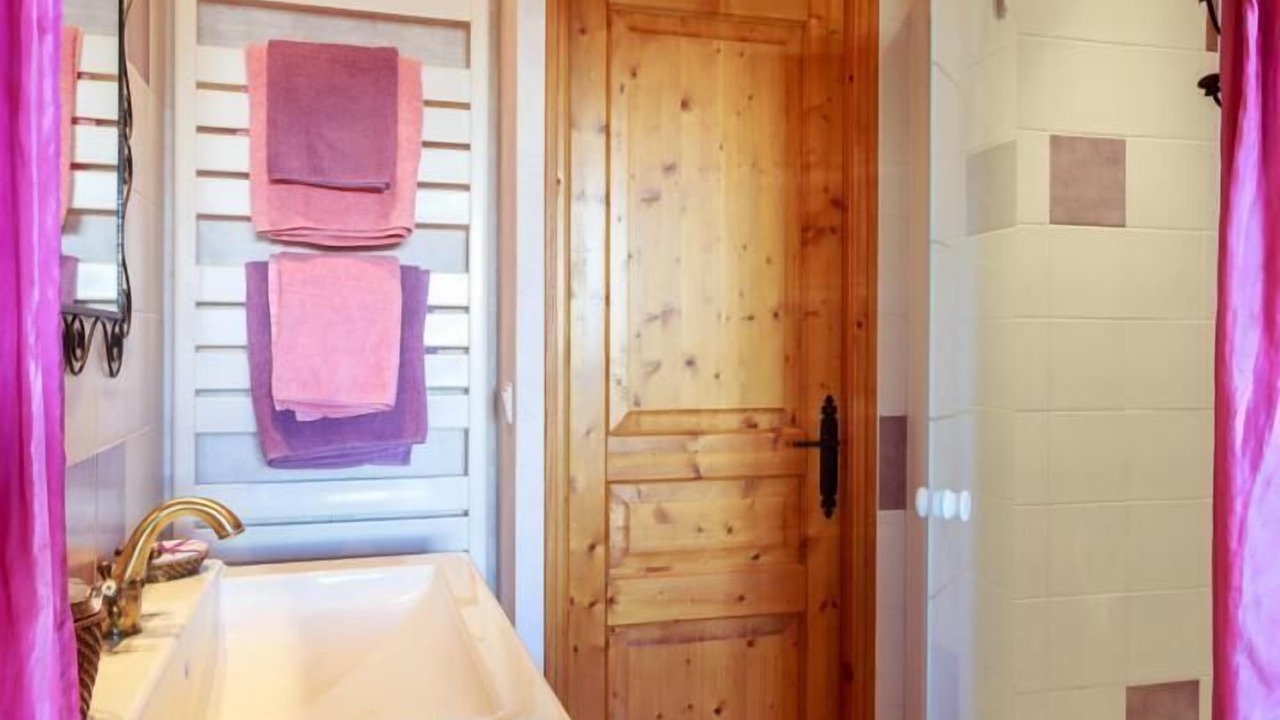 Photo of Bathroom in Albiez-Montrond