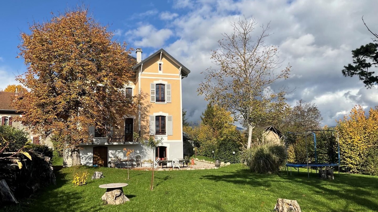 Photo of Outdoor in Myans