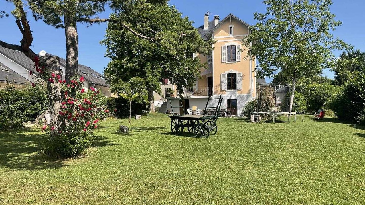 Photo of Outdoor in Myans
