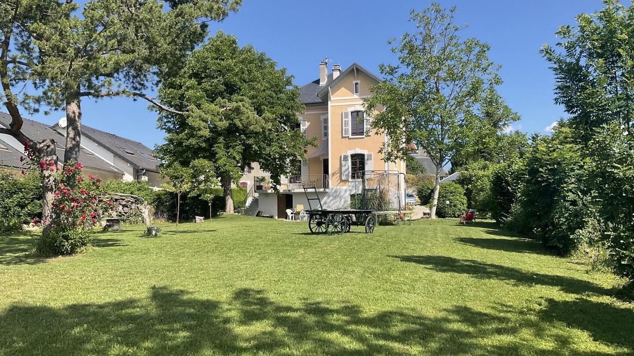 Photo of Outdoor in Myans