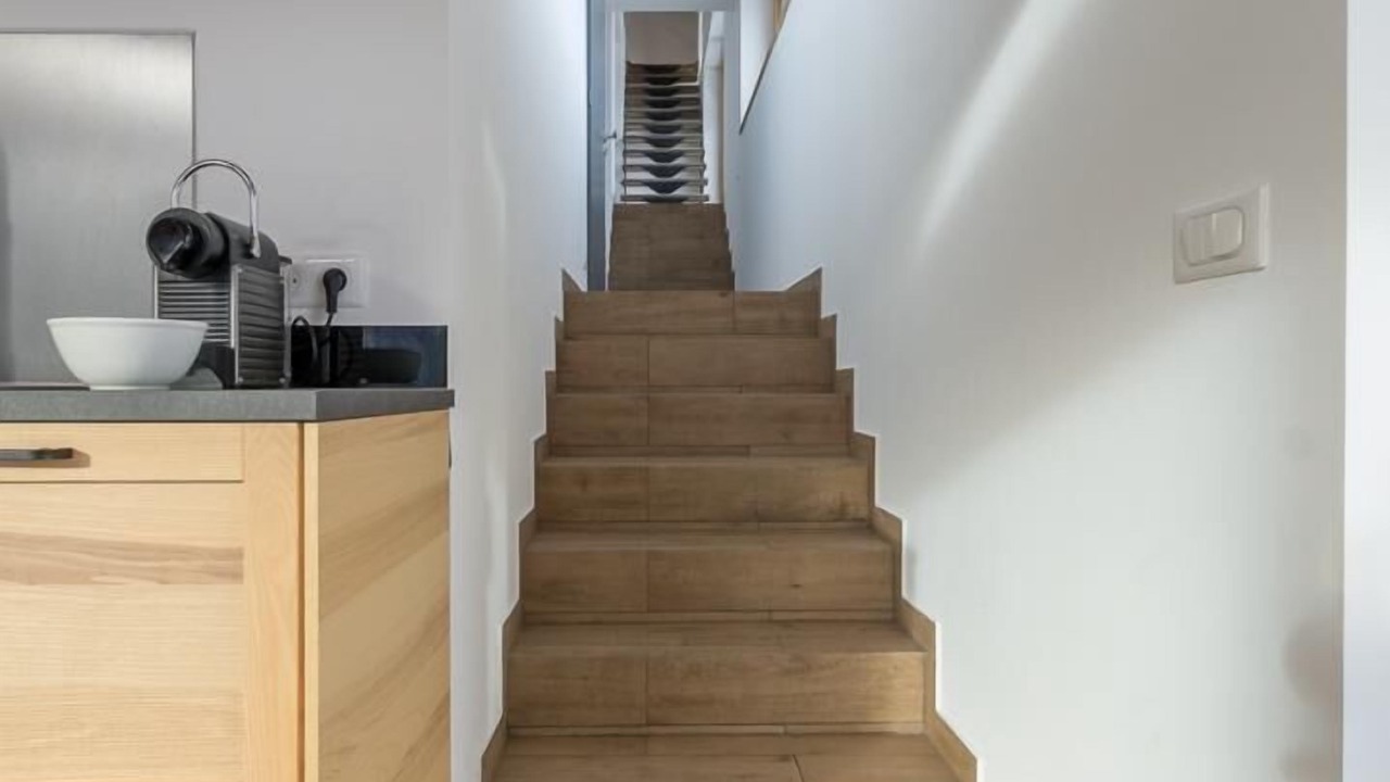 Photo of Others in Seez