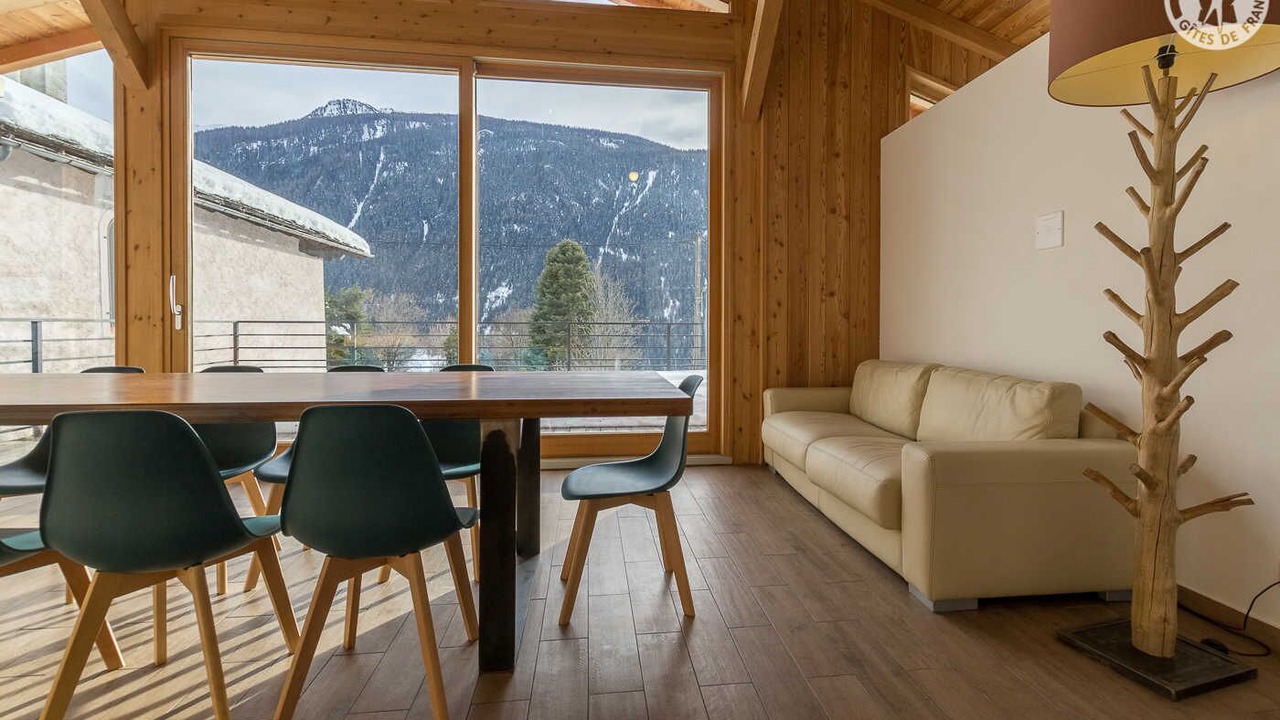 Photo of Others in Seez