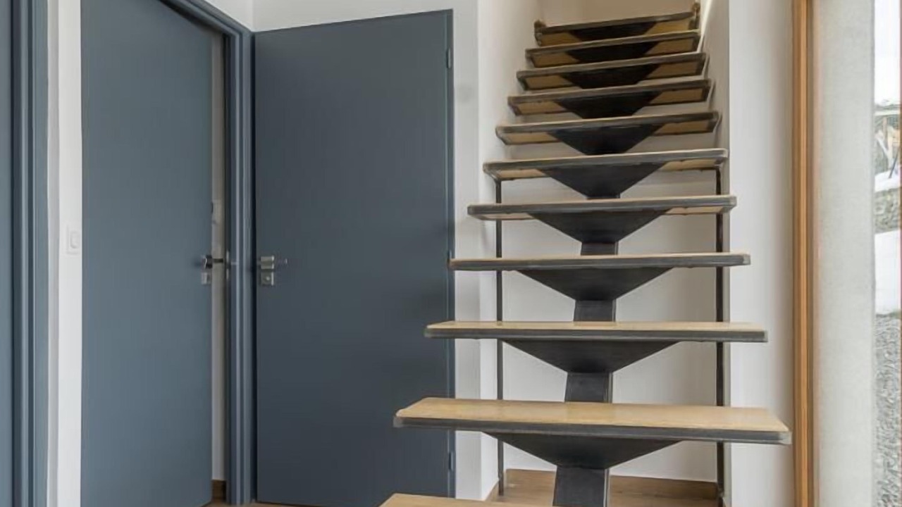 Photo of Others in Seez