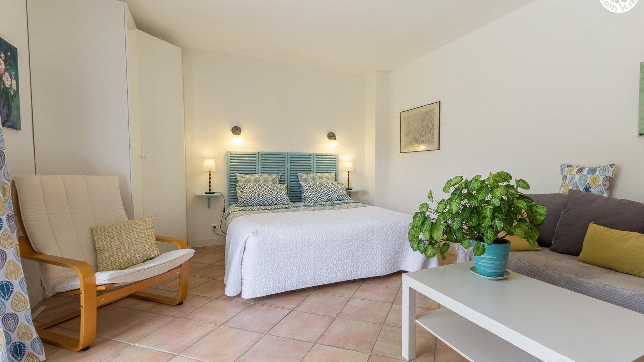 Photo of Bedroom in Gilly-sur-Isere