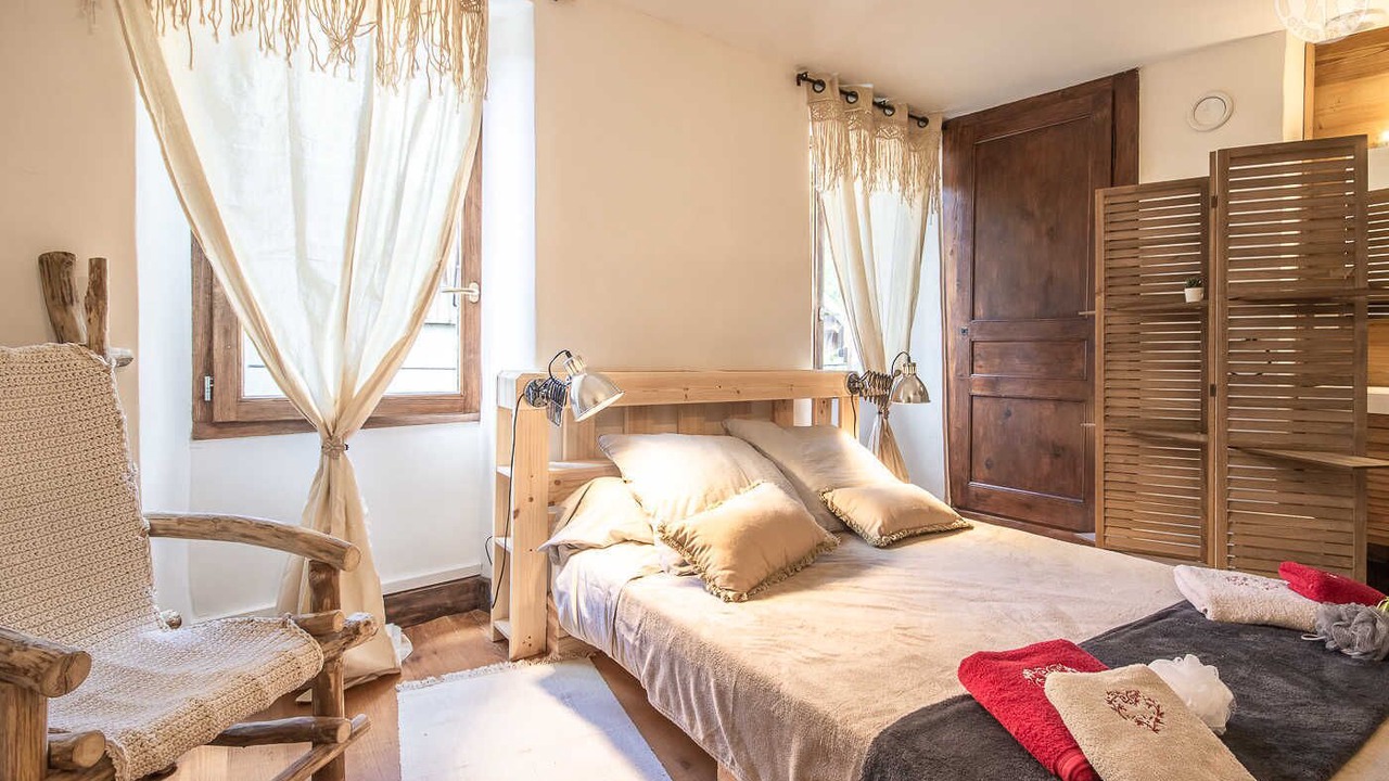 Photo of Bedroom in Saint-Pierre-d'Albigny