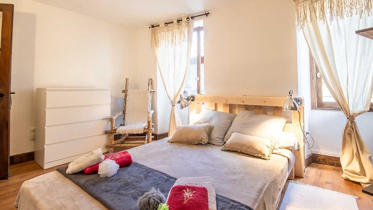 Photo of Bedroom in Saint-Pierre-d'Albigny