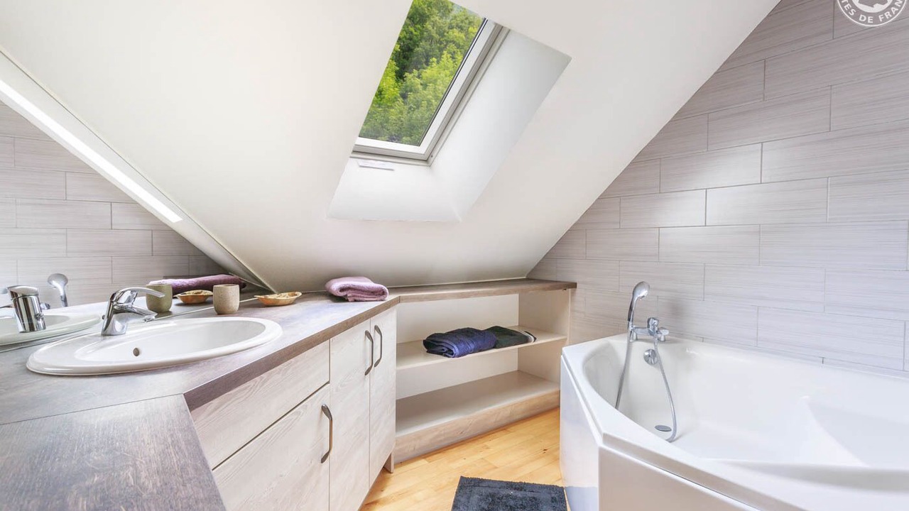 Photo of Bathroom in Saint-Pierre-d'Albigny