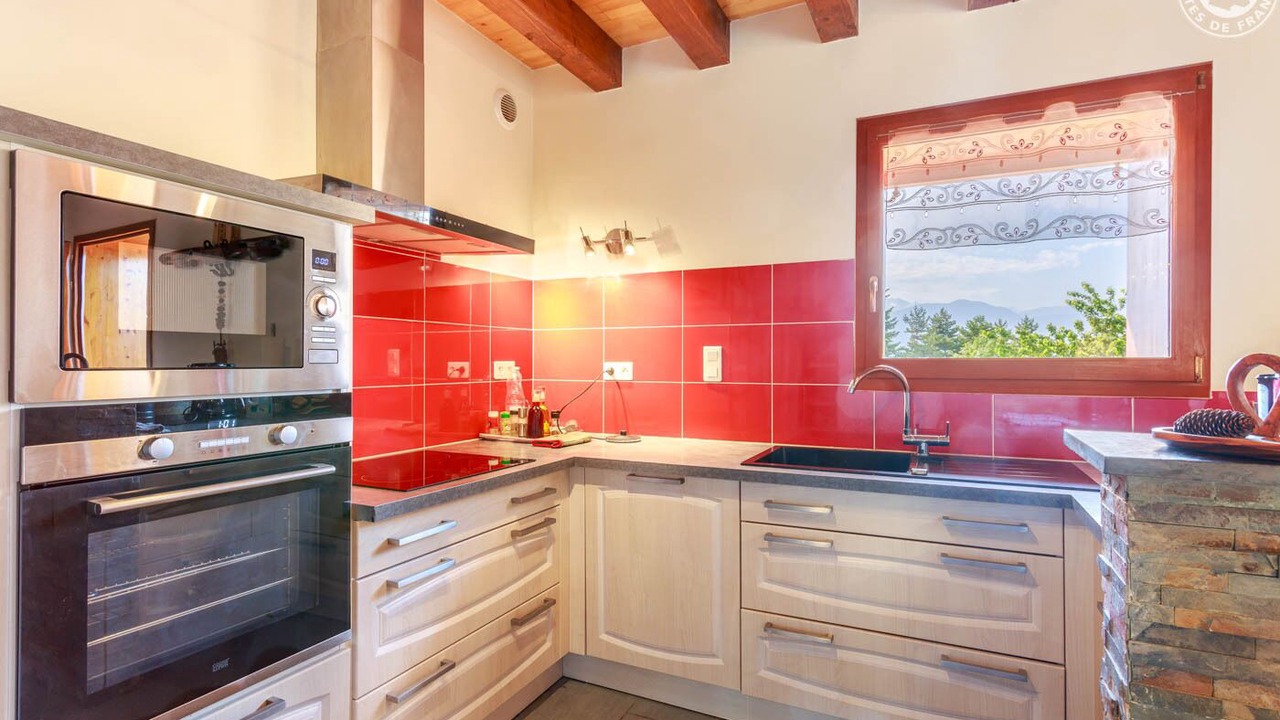 Photo of Kitchen in Saint-Pierre-d'Albigny