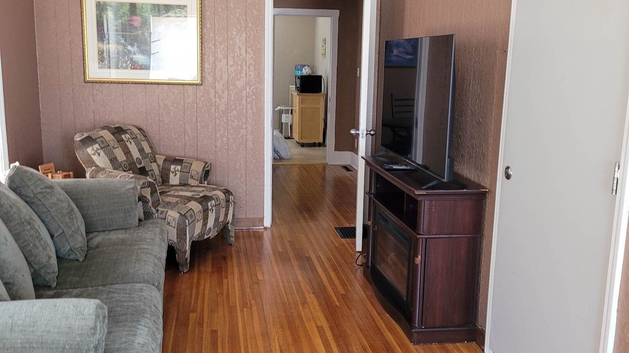 Photo of Livingroom in Jefferson City