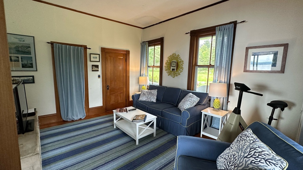 Photo of Livingroom in Deer Isle
