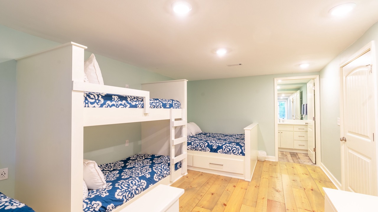 Photo of Bedroom in Eden Isle