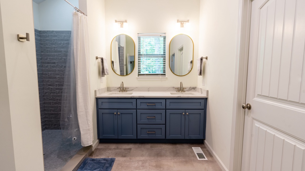Photo of Bathroom in Eden Isle