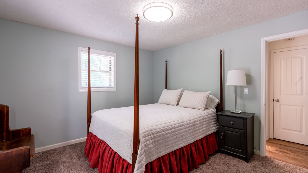 Photo of Bedroom in Eden Isle