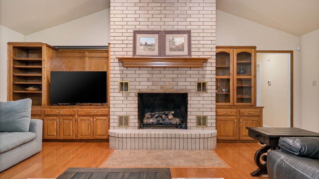 Photo of Livingroom in Barling