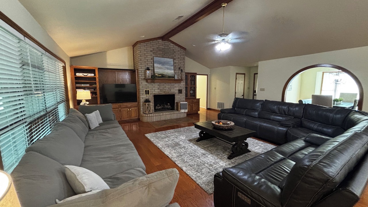 Photo of Livingroom in Barling