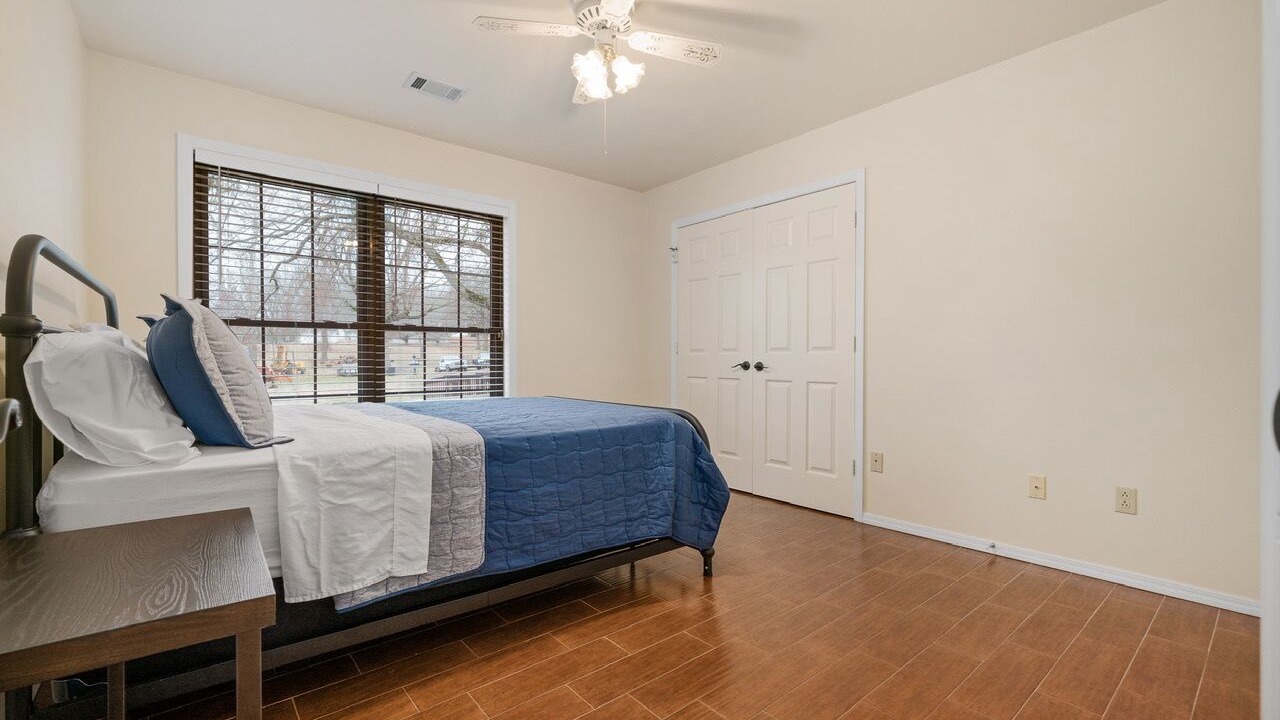 Photo of Bedroom in Barling