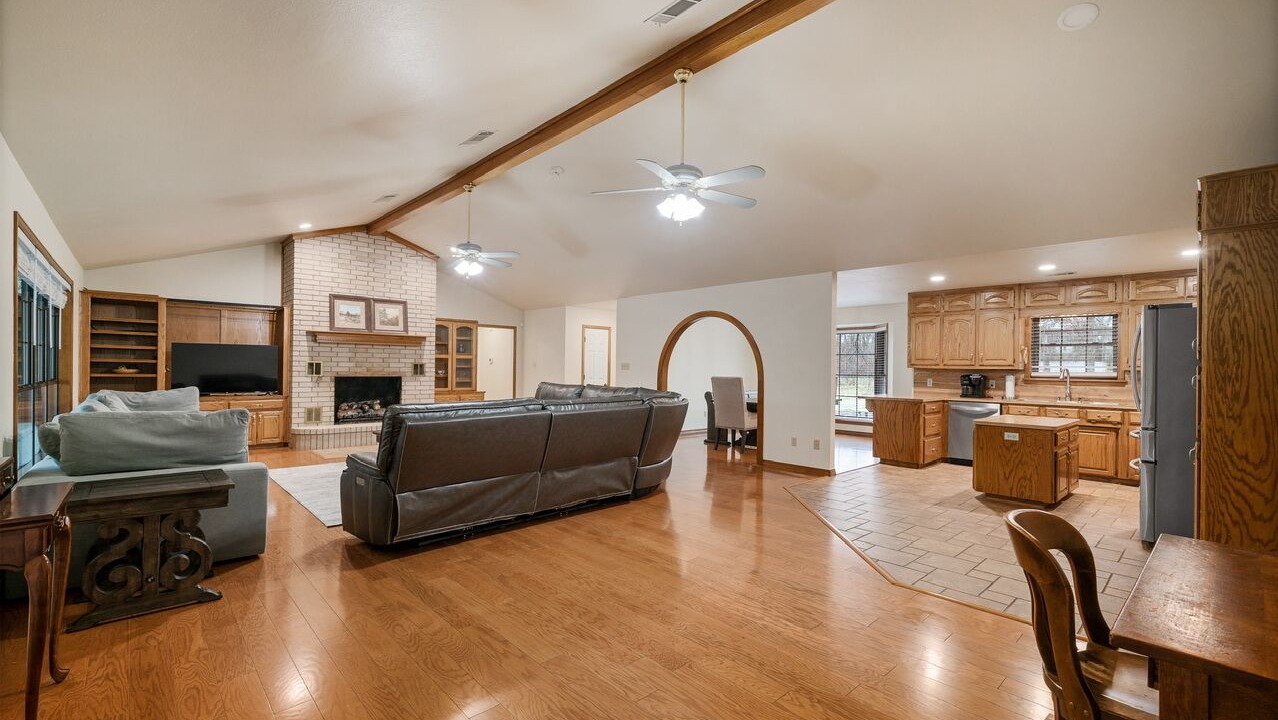 Photo of Livingroom in Barling