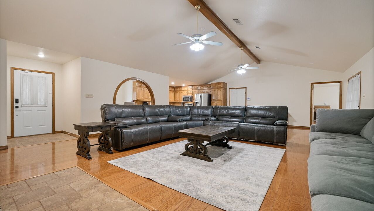 Photo of Livingroom in Barling