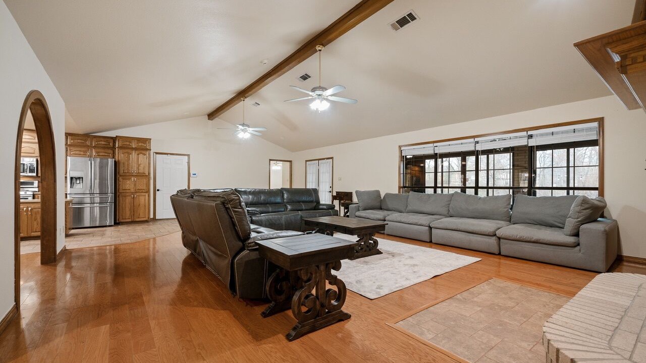 Photo of Livingroom in Barling
