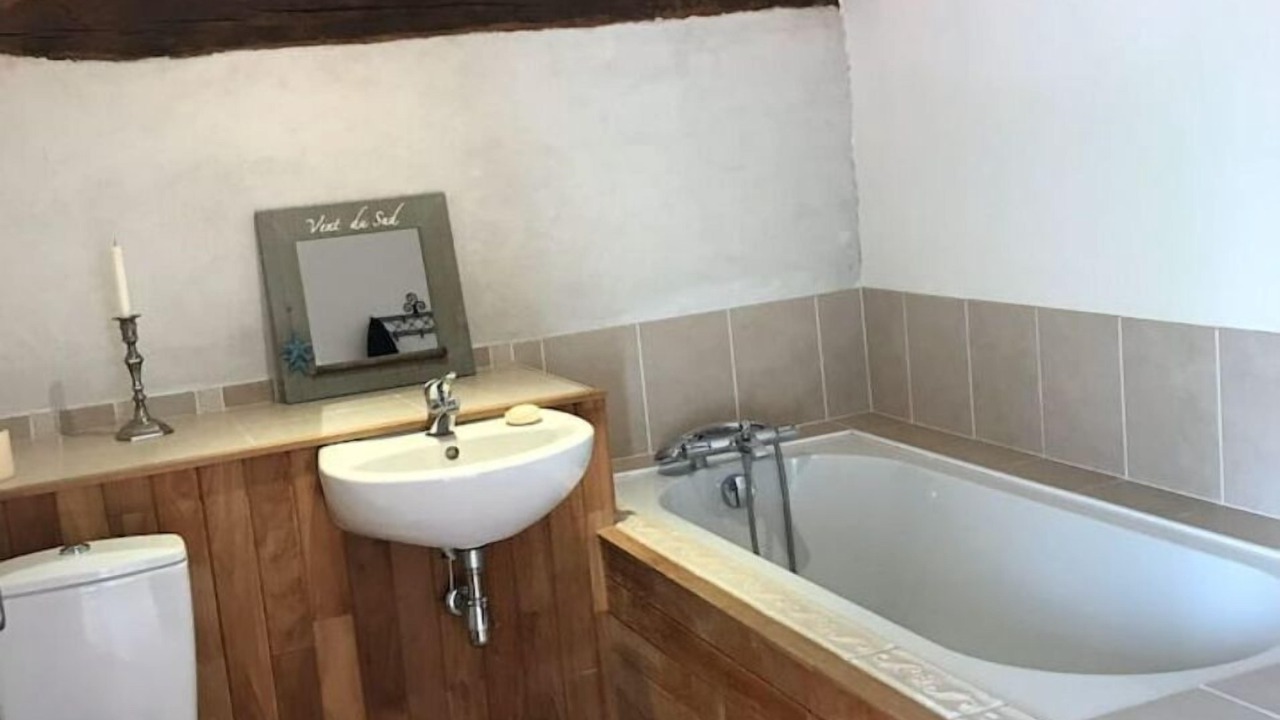 Photo of Bathroom in Algans