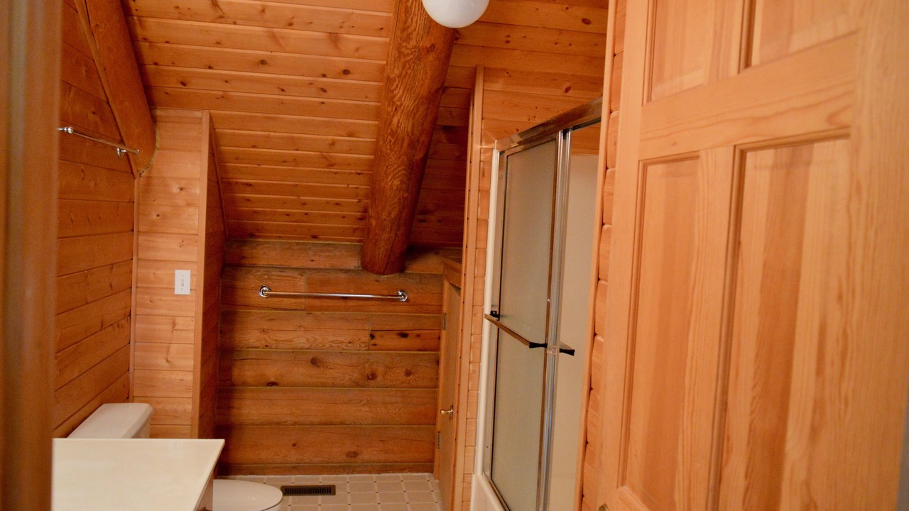 Photo of Bathroom in Fairview