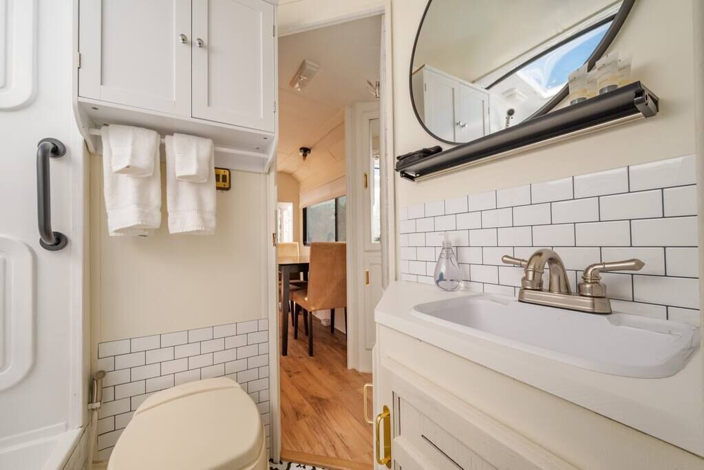 Photo of Bathroom in Canoncito
