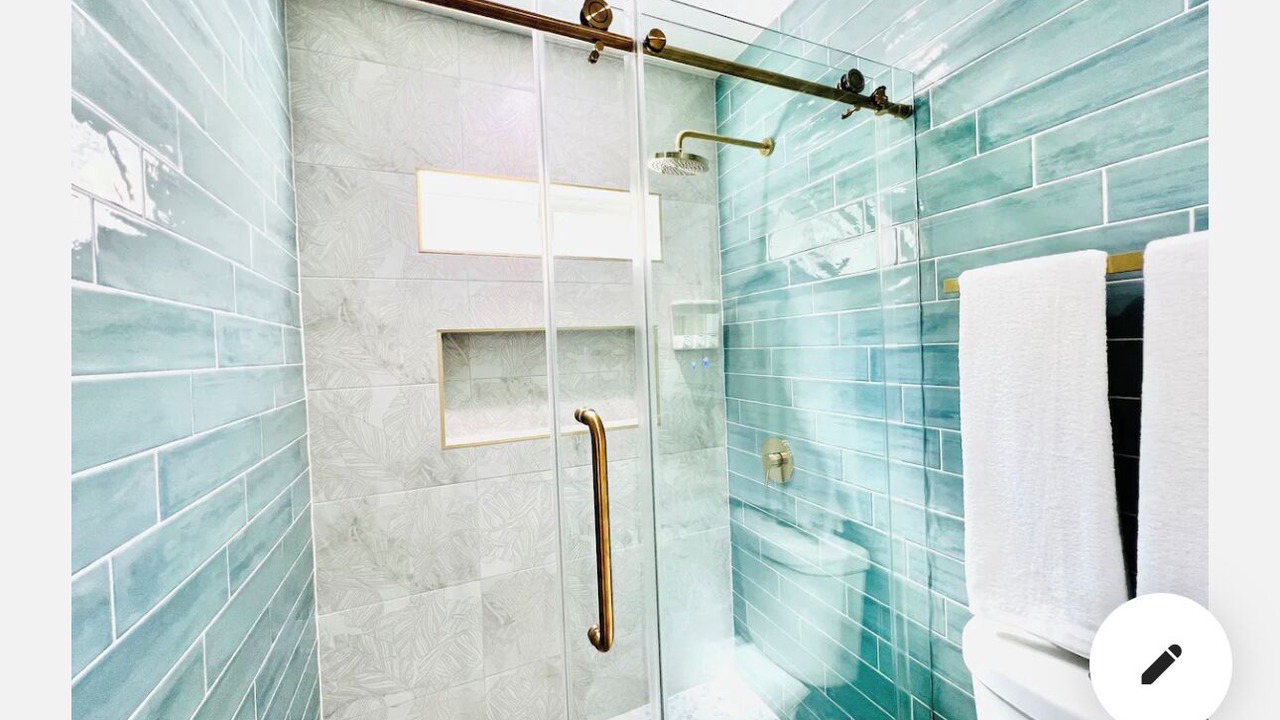 Photo of Bathroom in Central Mission Beach