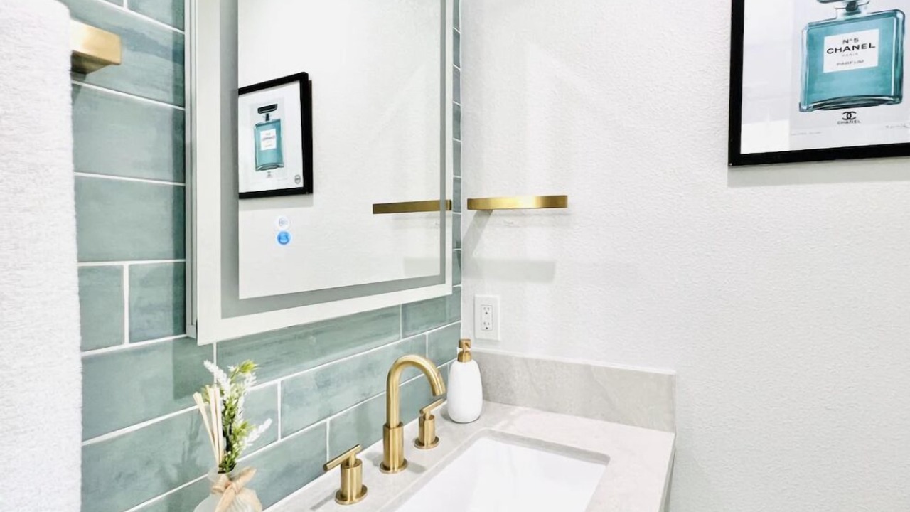 Photo of Bathroom in Central Mission Beach
