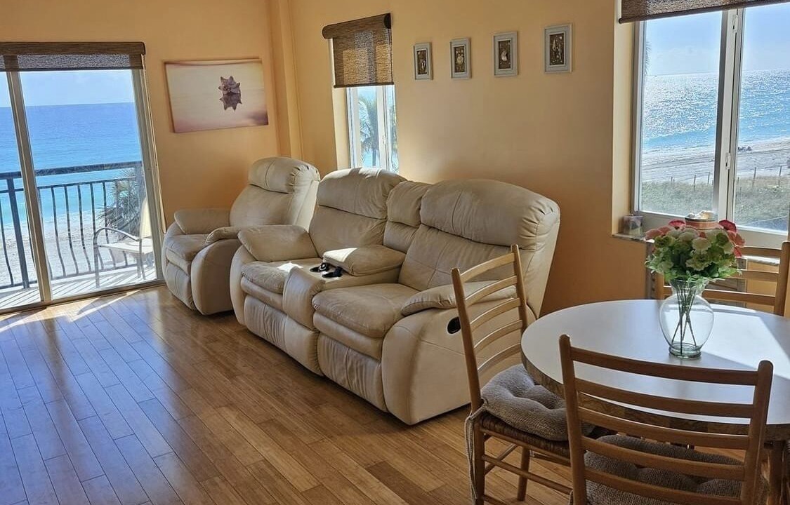Photo of Livingroom in Hollywood