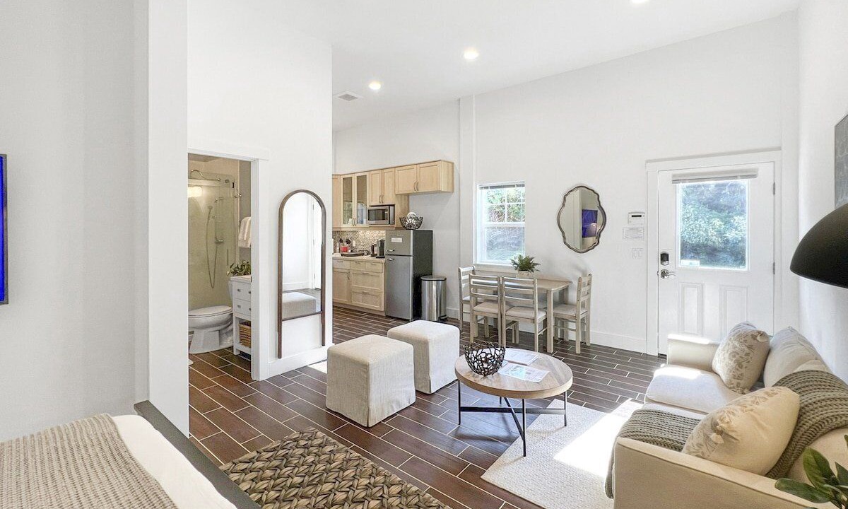Photo of Livingroom in Langley