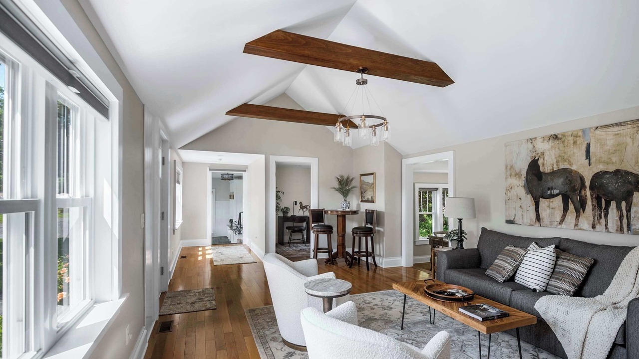Photo of Livingroom in Skaneateles