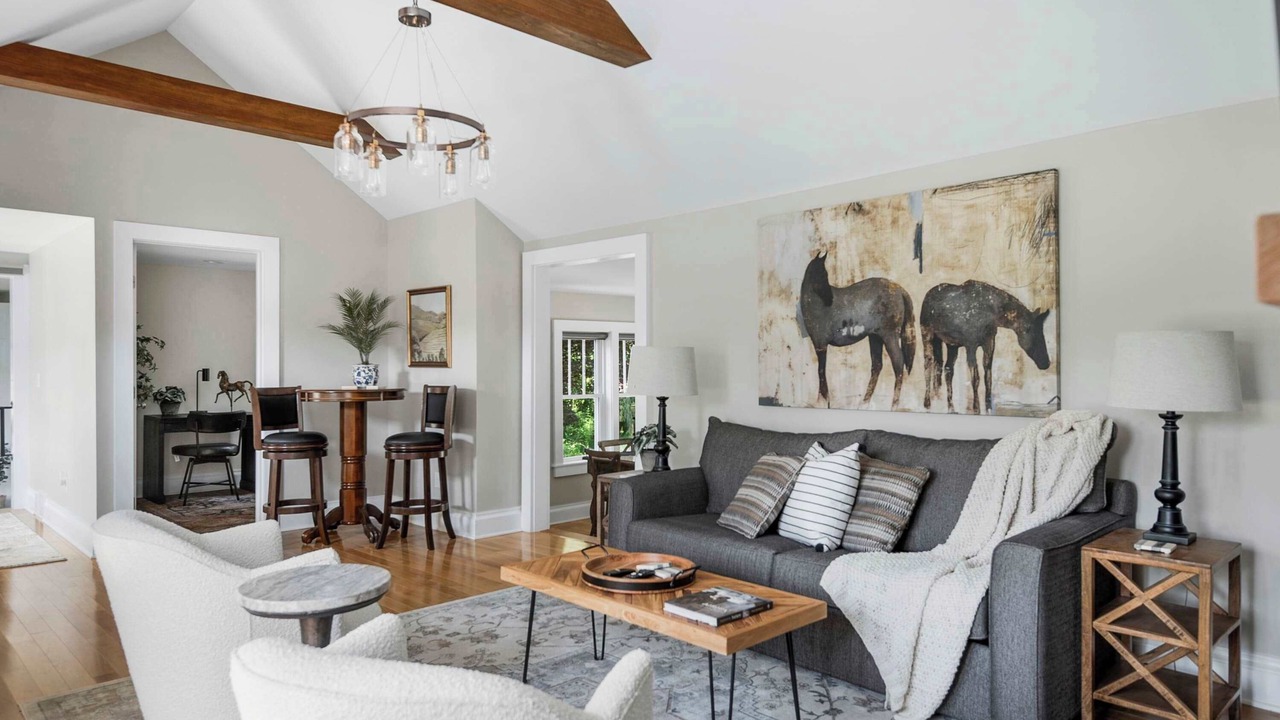 Photo of Livingroom in Skaneateles