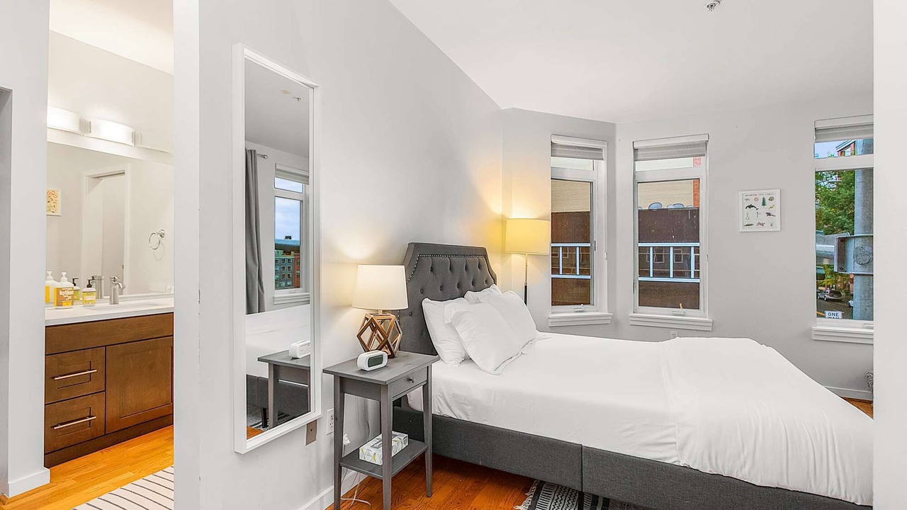 Photo of Bedroom in Belltown